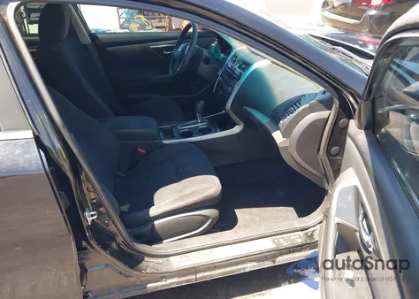 2014 Nissan Altima 2.5 from USA, damaged, VIN 1N4AL3AP9EC161127